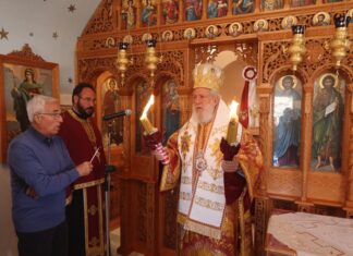 Ο Σύρου Δωρόθεος τέλεσε τον Εσπερινό “του Θωμά” και υποδέχεται την Τιμία Κάρα του Αγίου Καλλινίκου