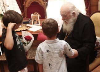 Ασυνόδευτα προσφυγόπουλα της «ΣΥΝΥΠΑΡΞΙΣ» στον Αρχιεπίσκοπο Αθηνών