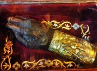 Το άφθαρτο δεξί χέρι του Αγίου Γρηγορίου του Θεολόγου