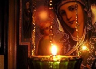 Το καντήλι της Παναγίας άναψε μόνο του