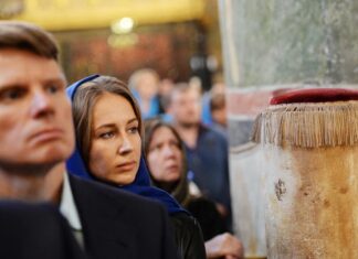 Είναι ο Θεός στο κέντρο της ζωής μας ή σε μια ακρούλα;