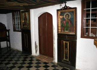 Είδε σε όραμα τον Άγιο Παντελεήμονα να είναι γονατιστός μπροστά στον θρόνο του Θεού και να παρακαλεί…