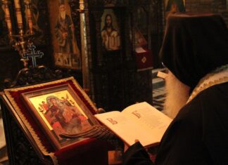 «Οι Χαιρετισμοί, κόρη μου, οι Χαιρετισμοί της Παναγίας είναι η λύση σε όποιο πρόβλημα και αν αντιμετωπίζει ο άνθρωπος»