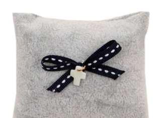 Τι συμβολίζουν τα Μαρτυρικά ή Σταυρουδάκια που βάζουμε στη βάπτιση;