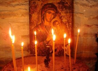 Γιατί ανάβουμε κεριά και καντήλια μπροστά στις Εικόνες;