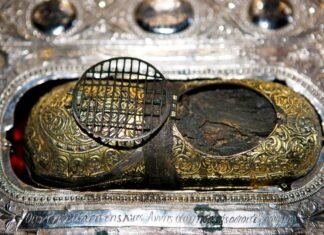 Η Προστάτιδα των Άτεκνων ζευγαριών στο Ναύπλιο – Το άφθαρτο Ιερό Λείψανο της Αγίας Άννης