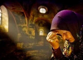 Η γιαγιά με τους Χαιρετισμούς της Παναγίας – ΣΥΓΚΛΟΝΙΣΤΙΚΟ