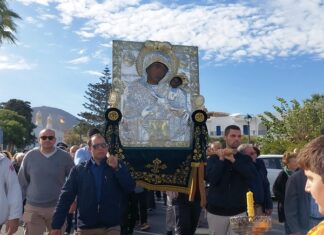 Πάρος: Λιτάνευση και Παράκληση υπέρ βροχής στον Ιερό Ναό Παναγίας Εκατονταπυλιανής