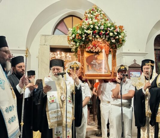 Λιτανεία της Ιεράς Εικόνας και των Ιερών Λειψάνων του Αγίου Νικοδήμου στη Νάξο
