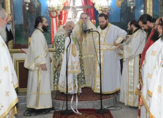 Αρχιερατικό Συλλείτουργο και Χειροθεσία Πρεσβυτέρου από τον Μητροπολίτη Εδέσσης Ιωήλ