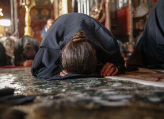 Να ξέρεις αυτά που ακούς έξω όταν προσεύχεσαι, δεν είναι αληθινές γάτες…