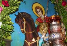 Τότε εμφανίστηκε έφιππος ο Άγιος ο Δημήτριος με το άλογό του και τις πήρε μαζί του