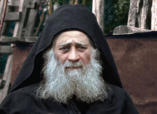 Όσιος Ιωσήφ ο Ησυχαστής: Αυτή είναι η Παναγία, που ακούει τις προσευχές των σιωπηλών, που ενώ δεν μιλάς ξέρει τι λες…