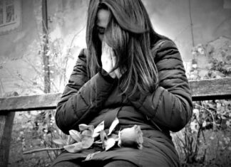 Όταν πεθάνει κάποιος συγγενής πρέπει να φοράμε μαύρα;