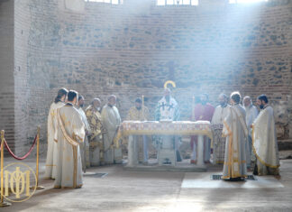 Λαμπρή Θεία Λειτουργία προς τιμήν του Αγίου Γεωργίου στη Ροτόντα