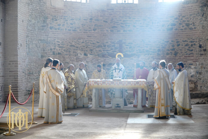 archieratikis-theias-leitourgia-ston-nao-tou-agiou-georgiou-rotonta-2