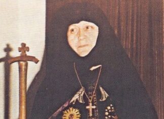 Γερόντισσα Μακρίνα: Ήρθαν 3 Άγγελοι και μου είπαν: Κοίταξέ μας καλά αν διαφέρουμε μεταξύ μας