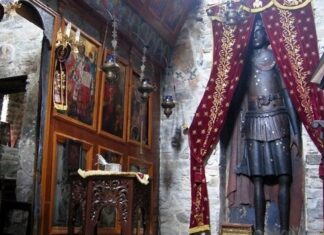 Το Θαυματουργό «ξόανο» του Αγίου Γεωργίου στην Καστοριά (ΦΩΤΟ)