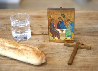 Είναι νηστεία την ημέρα του Αγίου Πνεύματος;