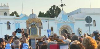 Στους δρόμους της Τήνου η Μεγαλόχαρη για την εορτή της Οσίας Πελαγίας