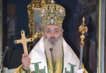 Αλεξανδρούπολη: Νυχτερινή λιτανεία του Τιμίου Σταυρού στους δρόμους της πόλης