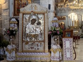 Η πρώτη Παράκληση της Θεοτόκου στην Παναγία Εκατονταπυλιανή Πάρου