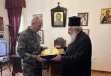 Ο Αρχηγός ΓΕΣ στον Αρχιεπίσκοπο Κρήτης Ευγένιο