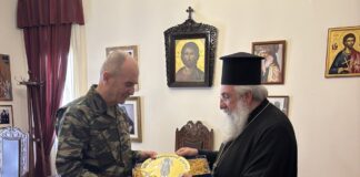Ο Αρχηγός ΓΕΣ στον Αρχιεπίσκοπο Κρήτης Ευγένιο