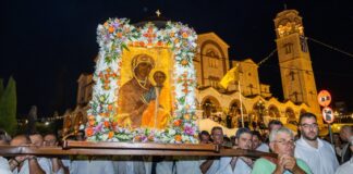 Νέα Μηχανιώνα: Λαοθάλασσα πίστης και συγκίνησης στη λιτανεία της Παναγίας Φανερωμένης