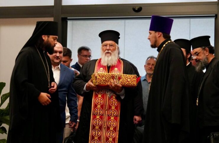 Στη Μόσχα η Δεξιά Χείρα του Αγίου Σπυρίδωνος