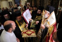 Μύκονος: Πολυαρχιερατική Θεία Λειτουργία και χειροτονία νέου Διακόνου στην Παναγία Τουρλιανή