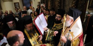 Μύκονος: Πολυαρχιερατική Θεία Λειτουργία και χειροτονία νέου Διακόνου στην Παναγία Τουρλιανή