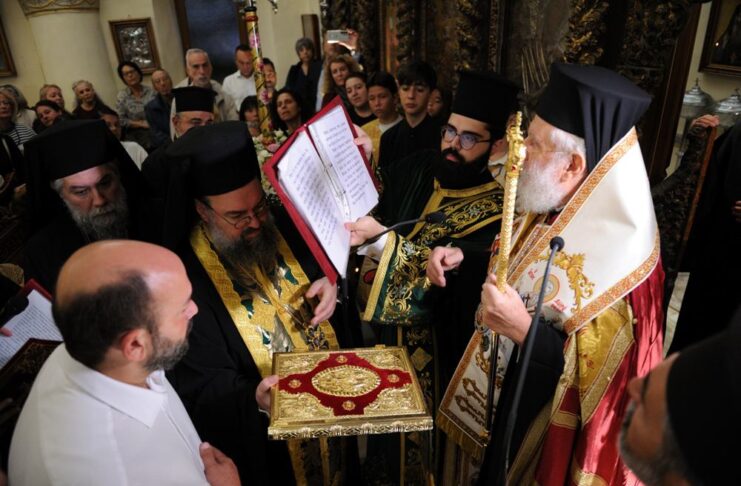 Μύκονος: Πολυαρχιερατική Θεία Λειτουργία και χειροτονία νέου Διακόνου στην Παναγία Τουρλιανή