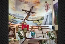 Τραγωδία στον Ισημερινό: Νεκρός ιερέας την ώρα της λειτουργίας – Τον καταπλάκωσε ο Σταυρός του ιερού (ΒΙΝΤΕΟ)