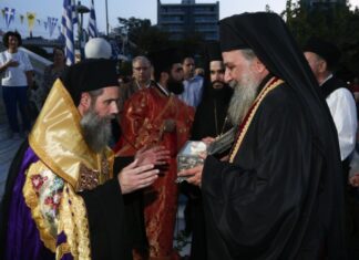 Τα Άνω Πατήσια υποδέχθηκαν τα Χαριτόβρυτα Λείψανα των Αγίων Ραφαήλ, Νικολάου και Ειρήνης